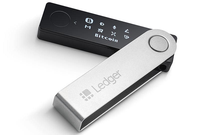 Дисплей с функциональными кнопками кошелька Ledger Nano X